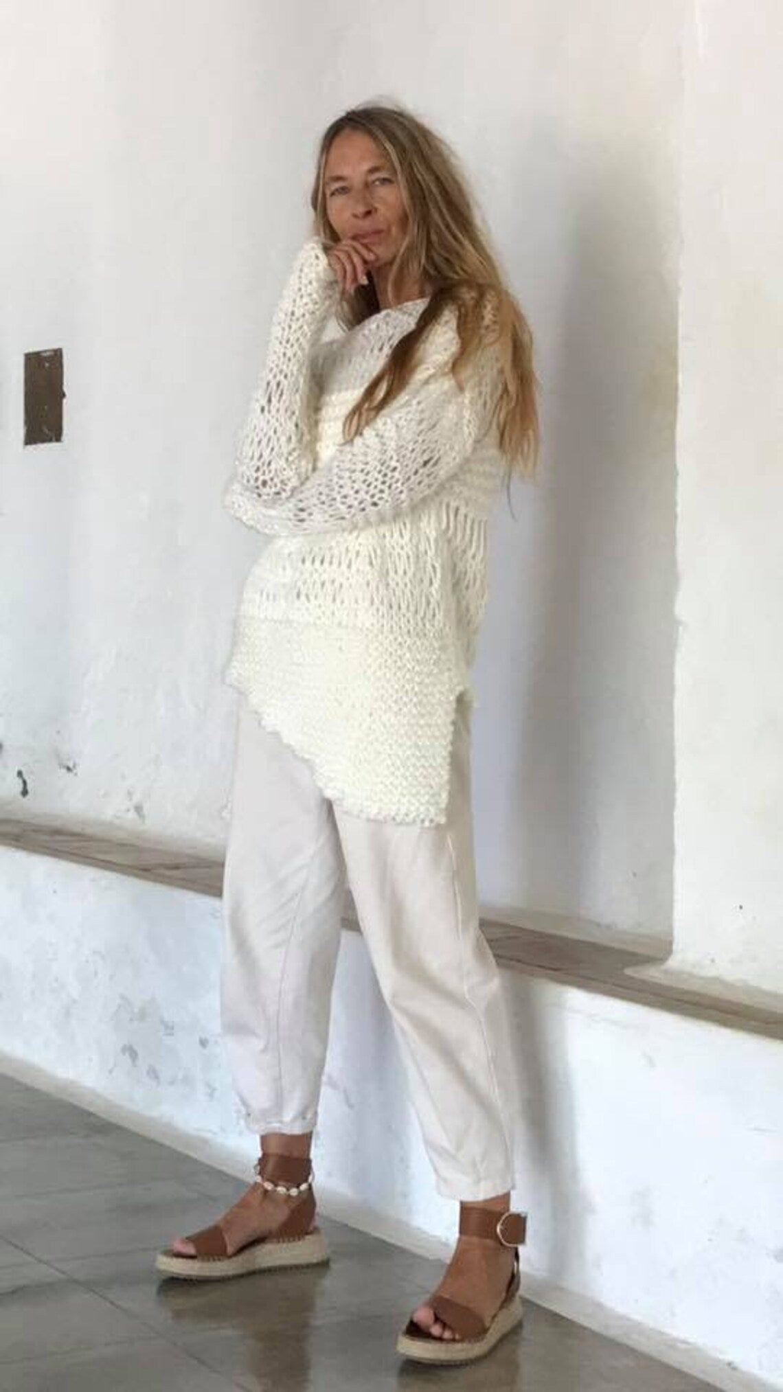 Ivory sweater, asymetric hemline, thumbhole, chunky, alpaca and cotton blend yarn