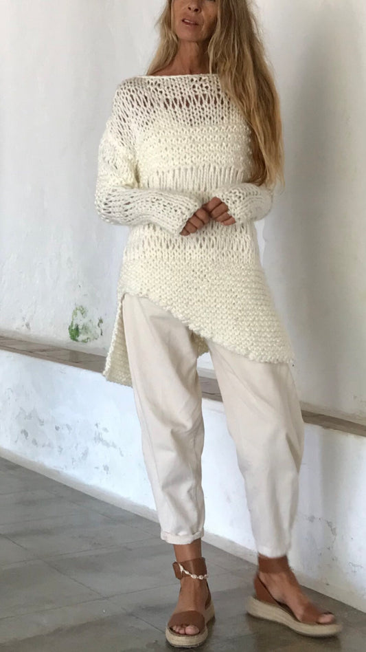 Ivory sweater, asymetric hemline, thumbhole, chunky, alpaca and cotton blend yarn