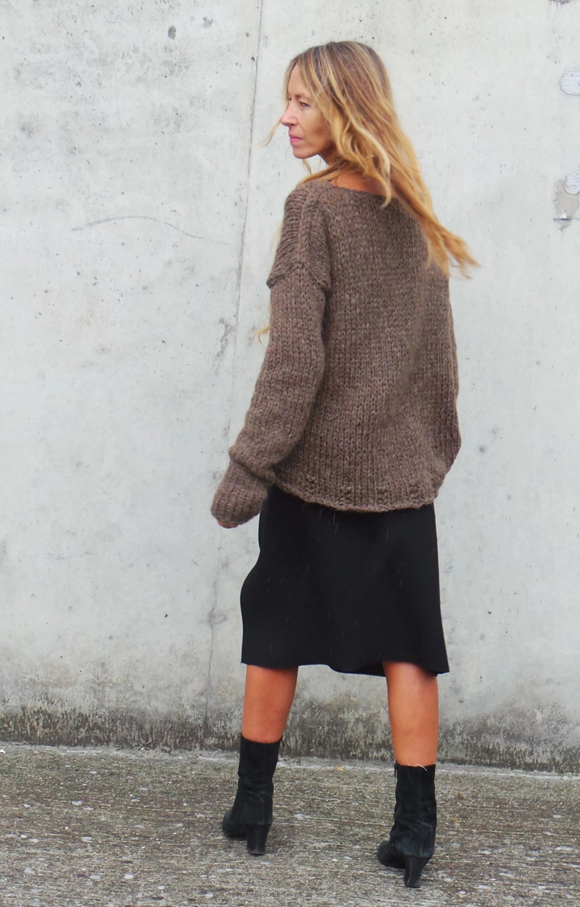 Alpaca brown slouchy sweater, over-sized with extra long sleeves, Sustainable and ethically made